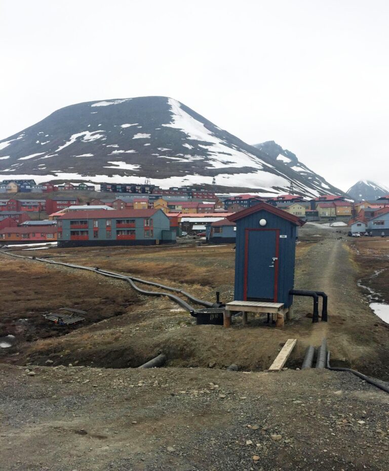 Pumpehus for avløp i Longyearbyen foto Dorte Herzke NILU